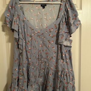 3 woman’s clothing items u pick 35$. Torrid Blue Floral Top Size 3